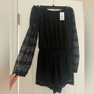 Stunning black lace romper! NWT 🔥🔥🔥